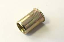 Гайка-заклепка М4 мал. фланец рифл.